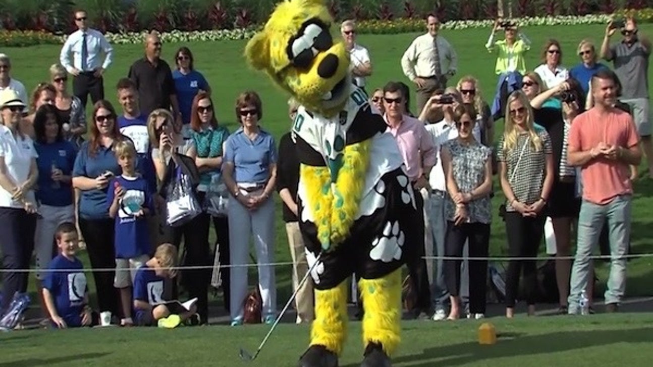 Jags mascot wins closest to pin at Sawgrass