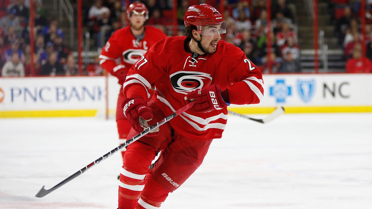 Versteeg likens Hurricanes' Faulk to Blackhawks' Keith, Seabrook