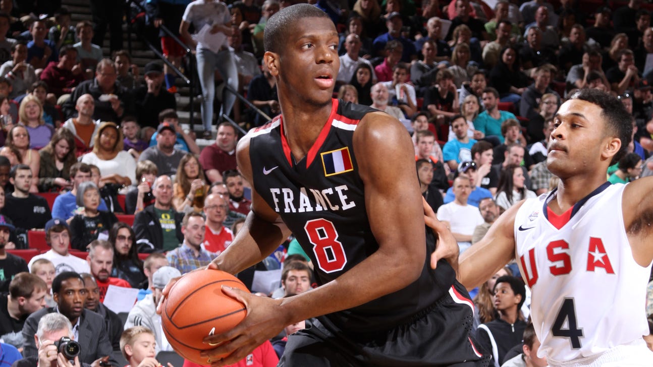 Injured Inglis misses basketball, eager to get on court for Bucks