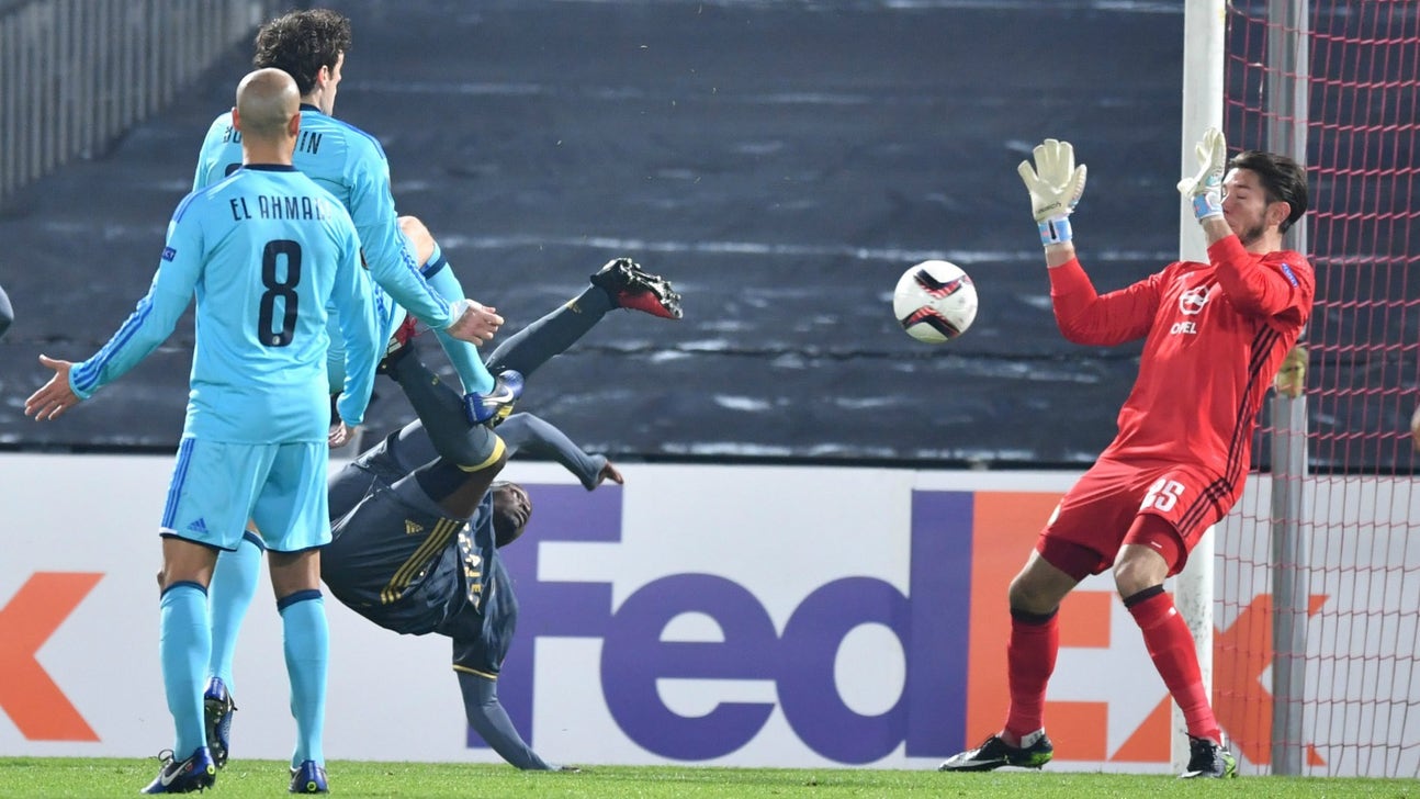 Moussa Sow scored yet another bicycle kick for Fenerbahce