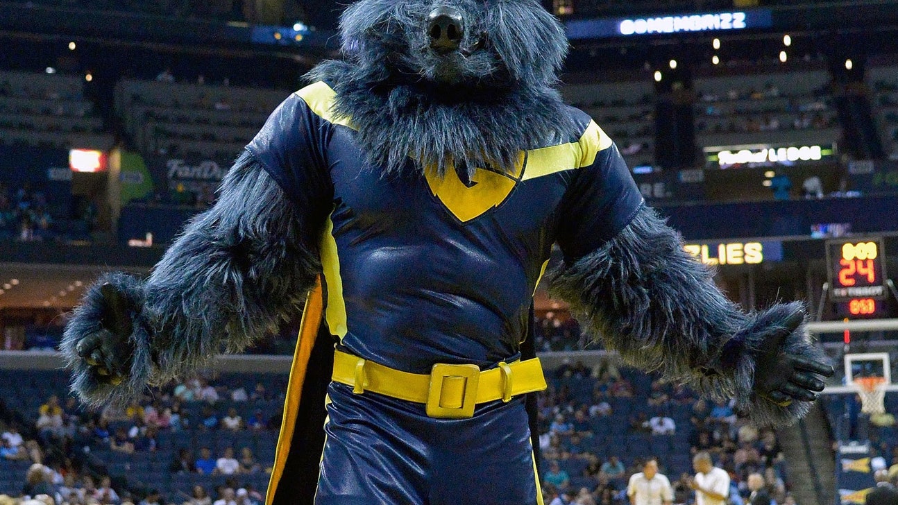 Memphis Grizzlies' mascot puts a hurting on his rival