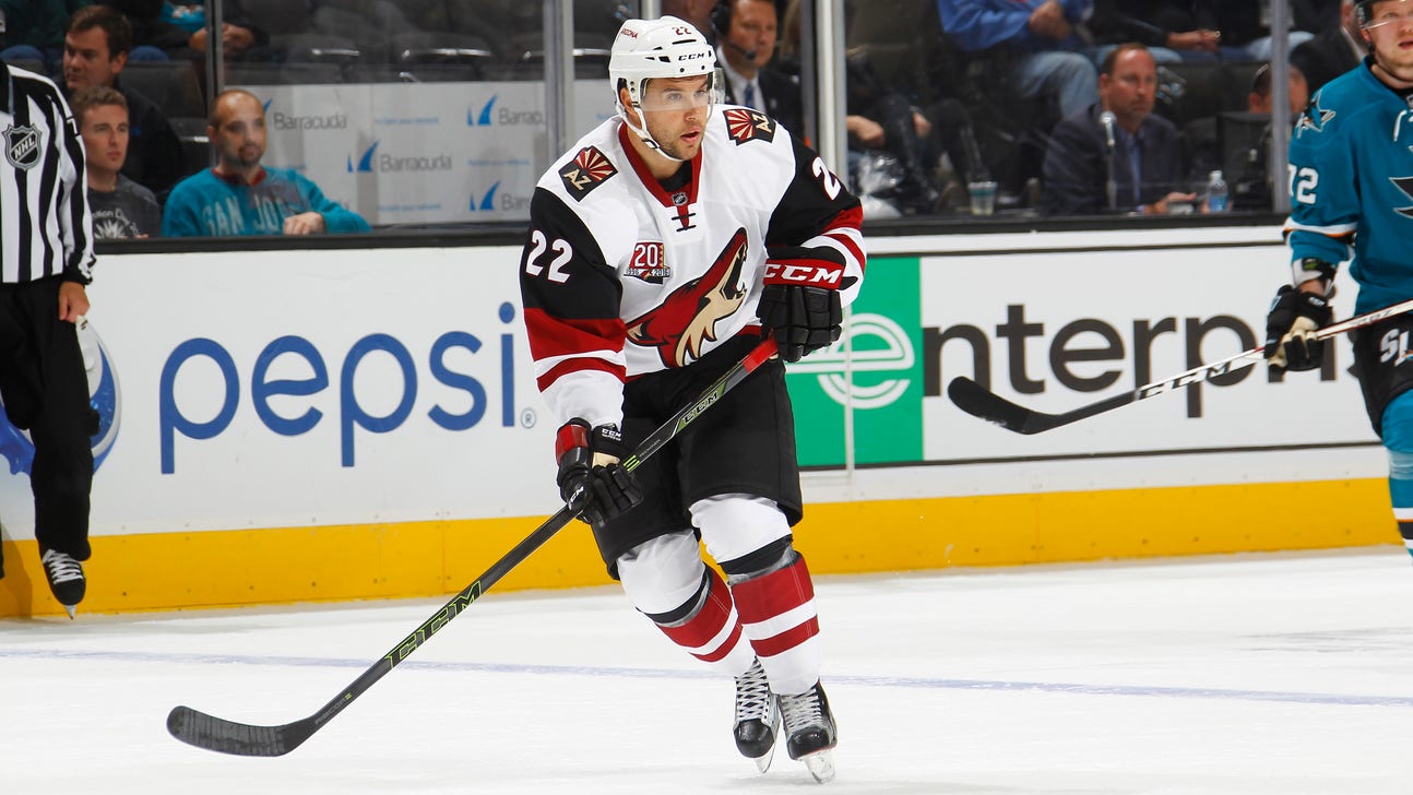 Former NHL player Craig Cunningham collapses prior to AHL game
