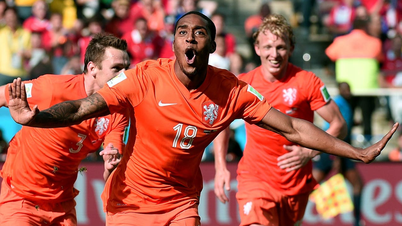 Dutch midfielder Fer completes transfer move to QPR from Norwich