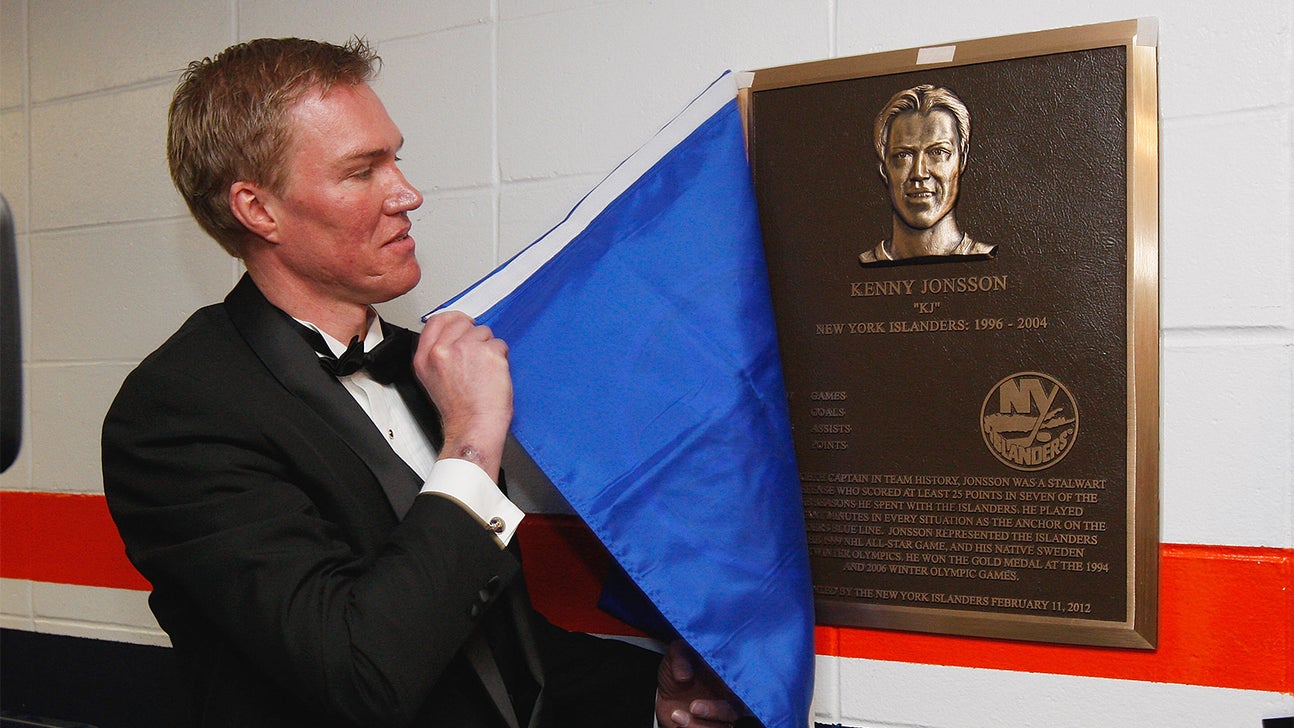 Report: Ex-Islanders captain Jonsson has intestinal infection, blood poisoning