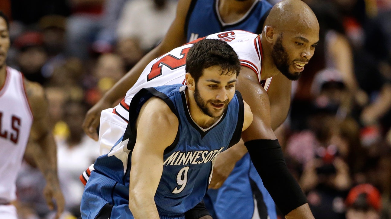 Wolves claw past Bulls, 113-112