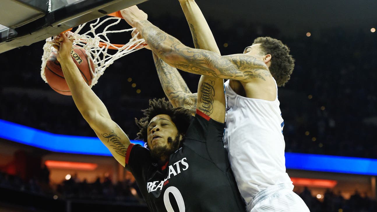 Watch: Dunk of NCAA tourney in Kentucky vs. Cincinnati game