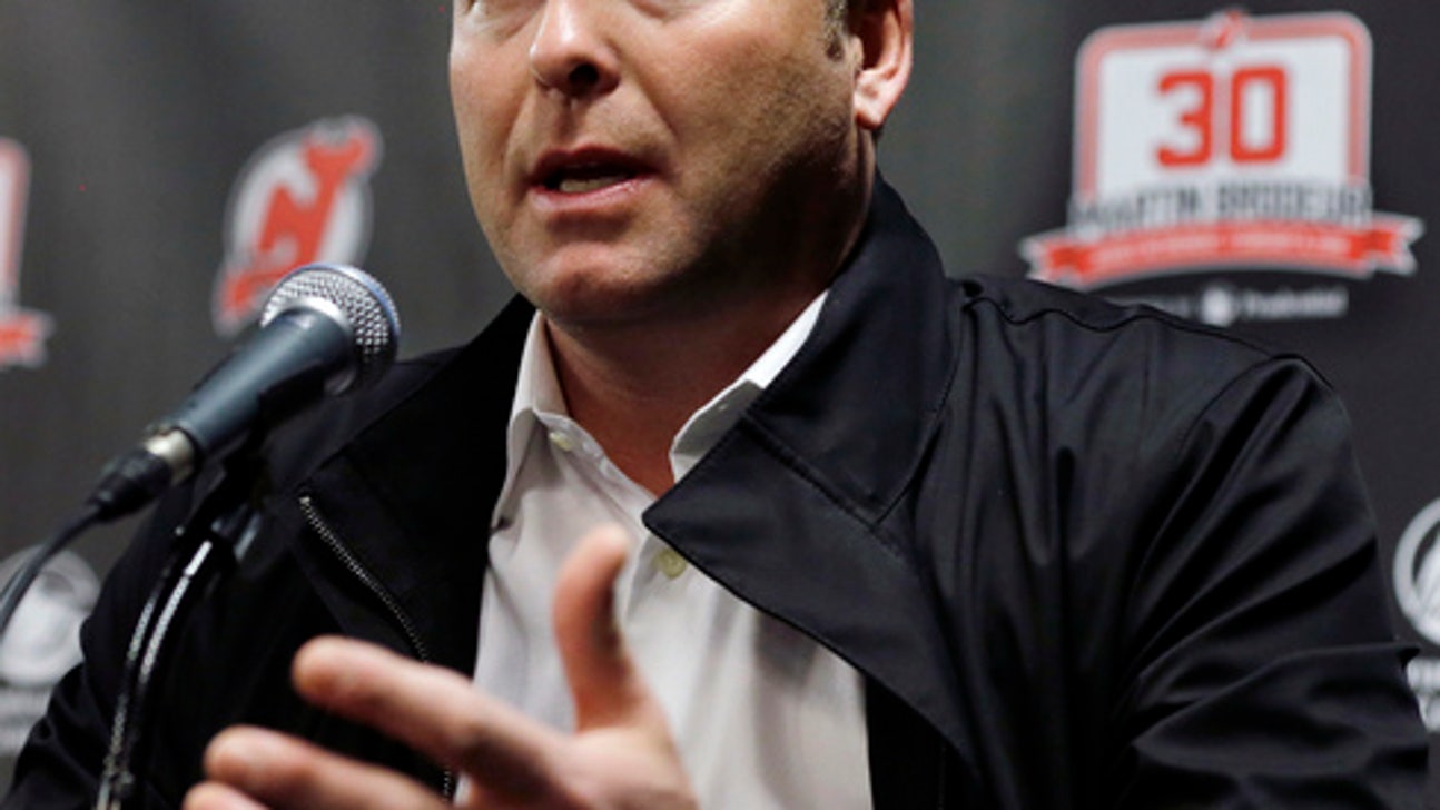 Martin Brodeur has his No. 30 jersey retired by Devils