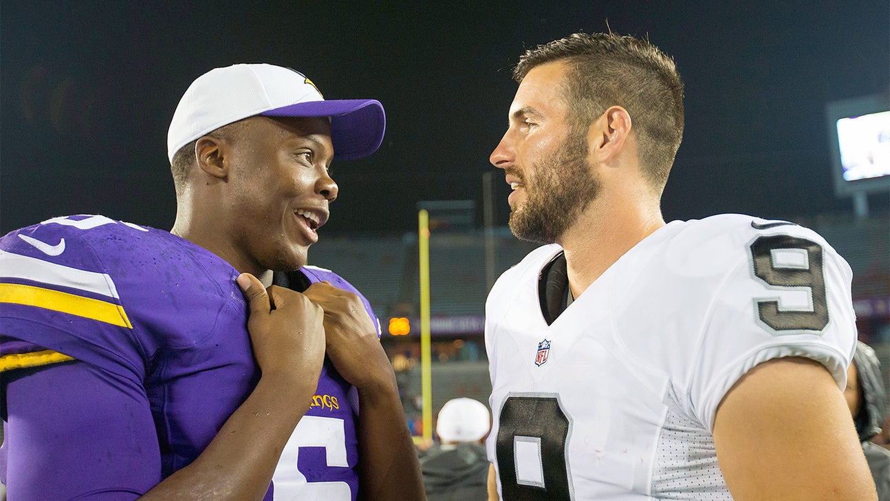 Raiders QB Christian Ponder unfazed by boos in Minnesota return