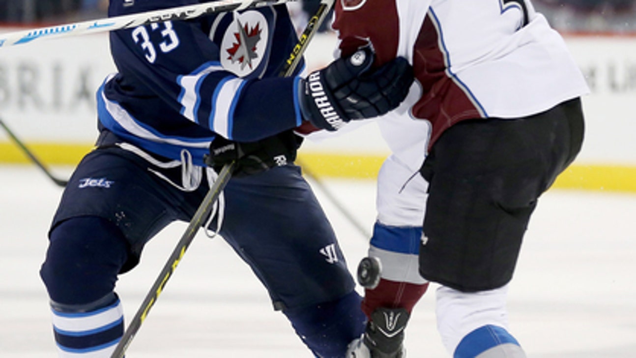 Soderberg's goal, assist lift Avalanche over Jets 2-1