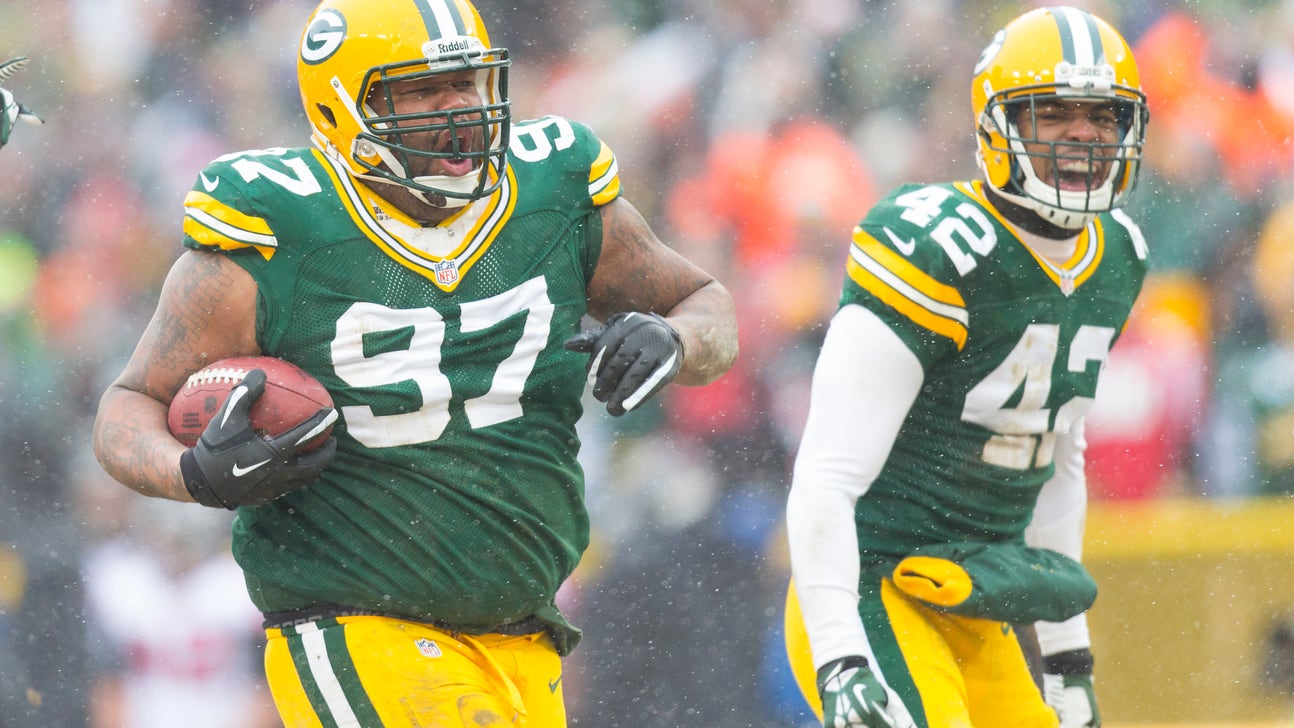 Johnny Jolly suffers 'signifcant' injury, 'huge blow' for Packers