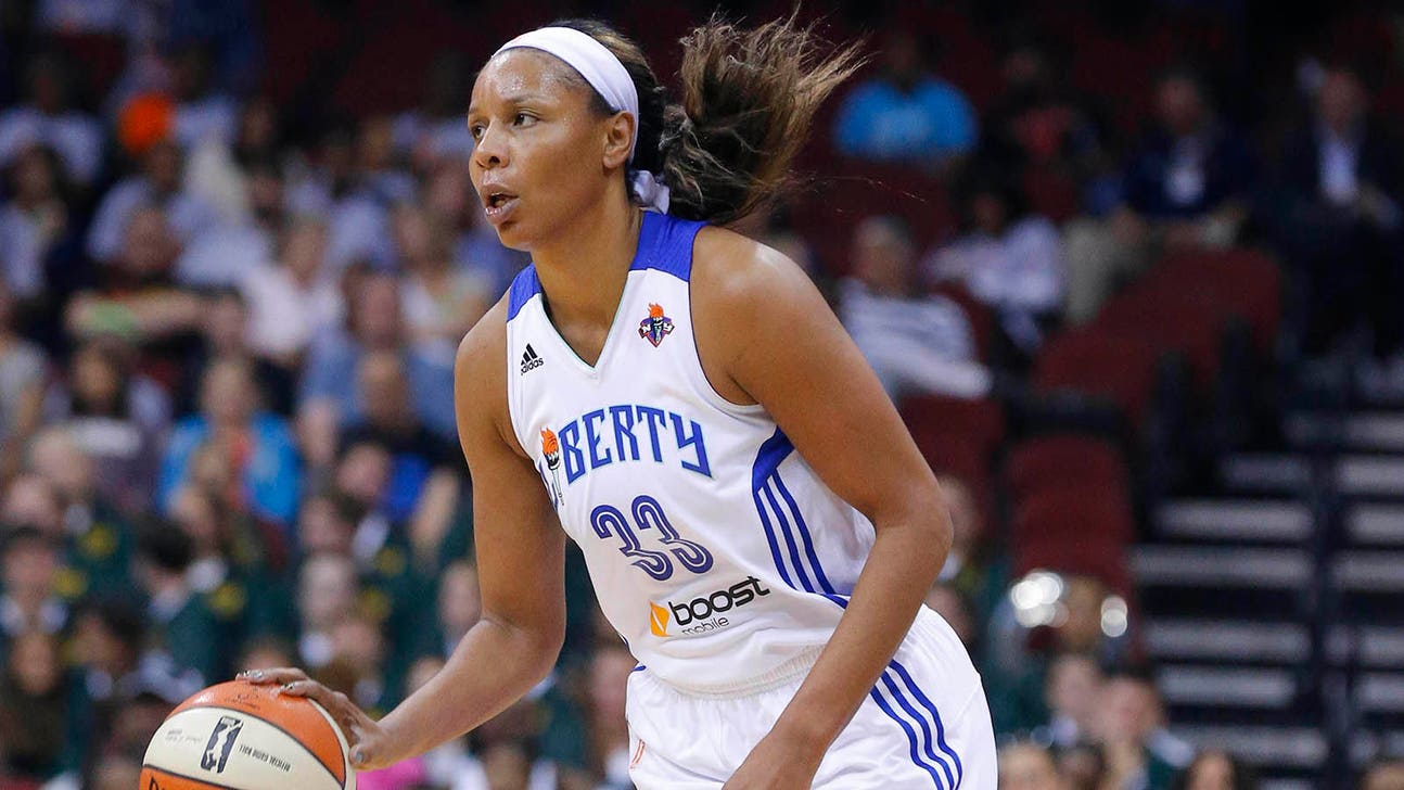 Lynx sign veteran Plenette Pierson in free agency