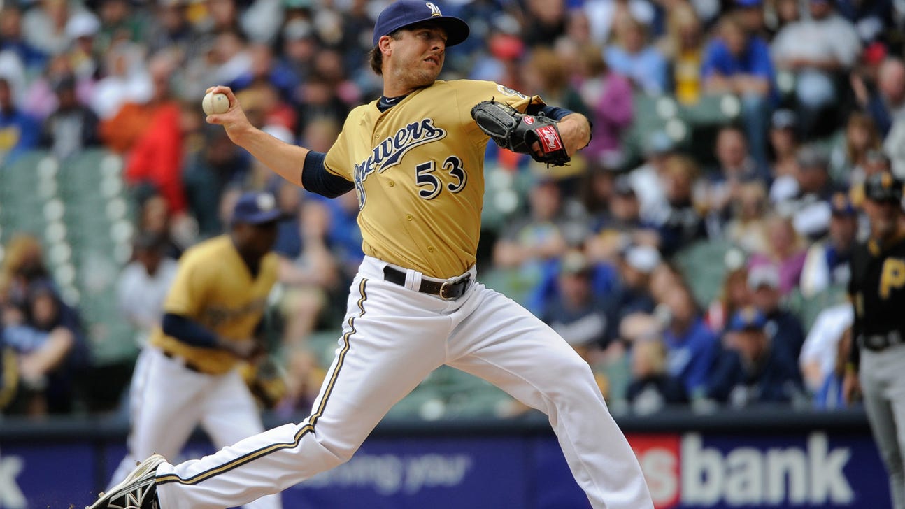 Brewers place setup man Kintzler on DL