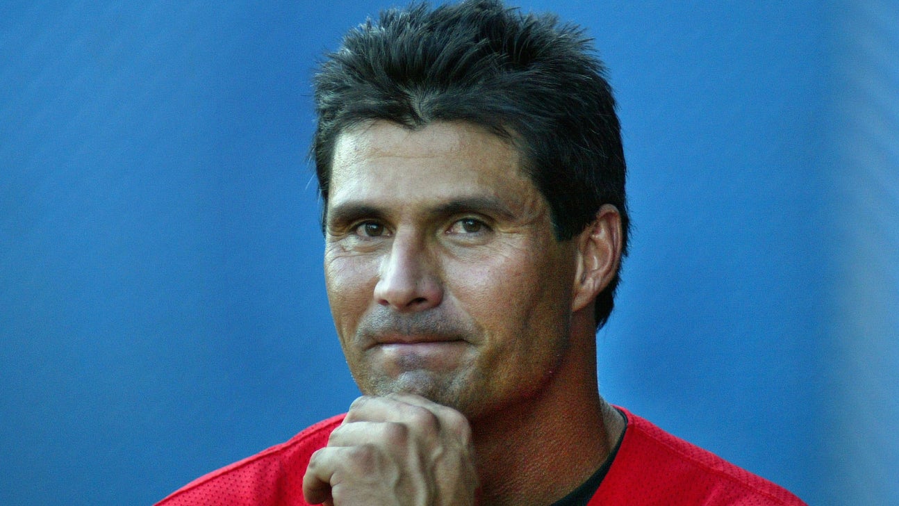 Twitter unverified Jose Canseco and fans had a field day with it