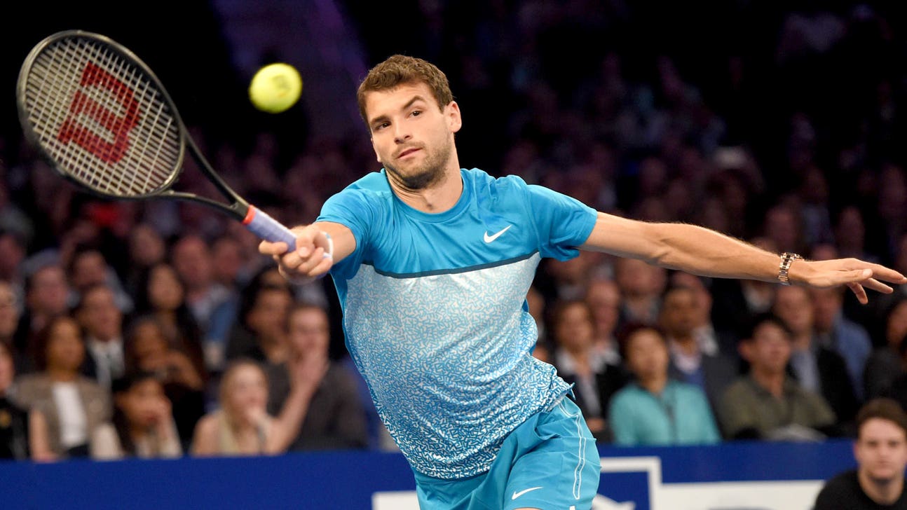 Grigor Dimitrov beats Roger Federer in Madison Square Garden exhibition