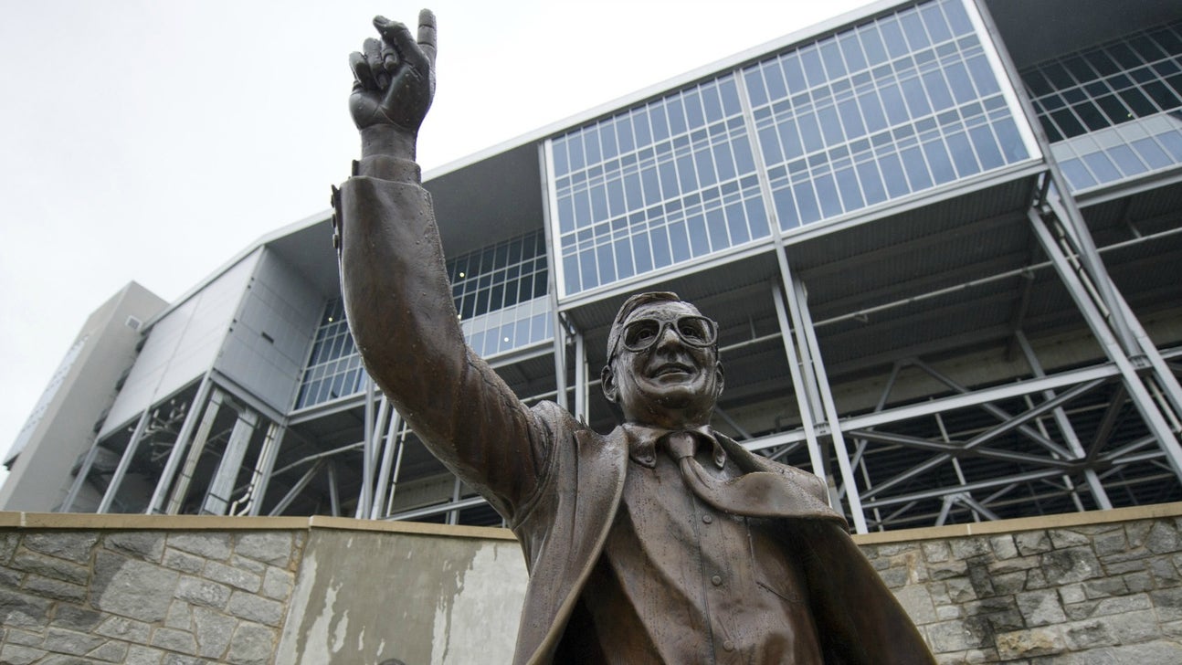 Former Penn State players petition for Joe Paterno statue return