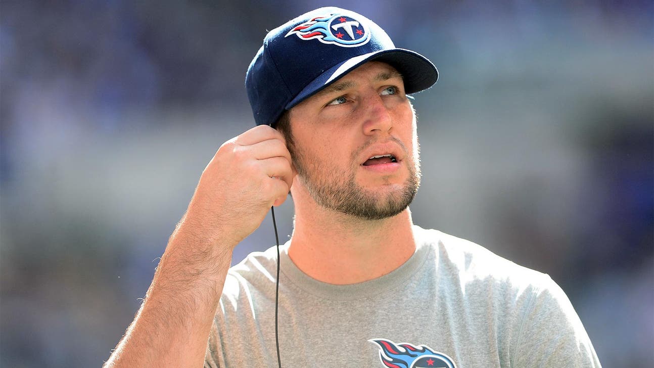 Titans QB Locker practices with injured wrist, expects to play Sunday