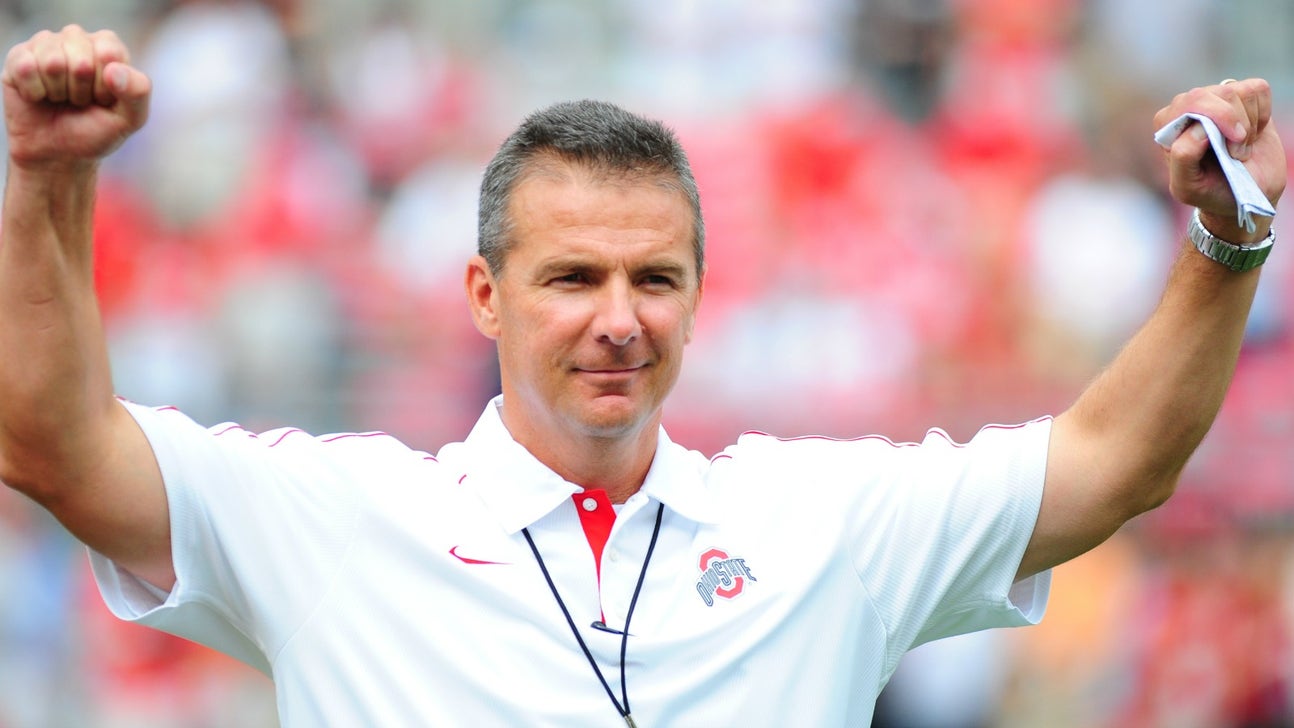 Urban Meyer finally allowed the color blue in an Ohio State practice