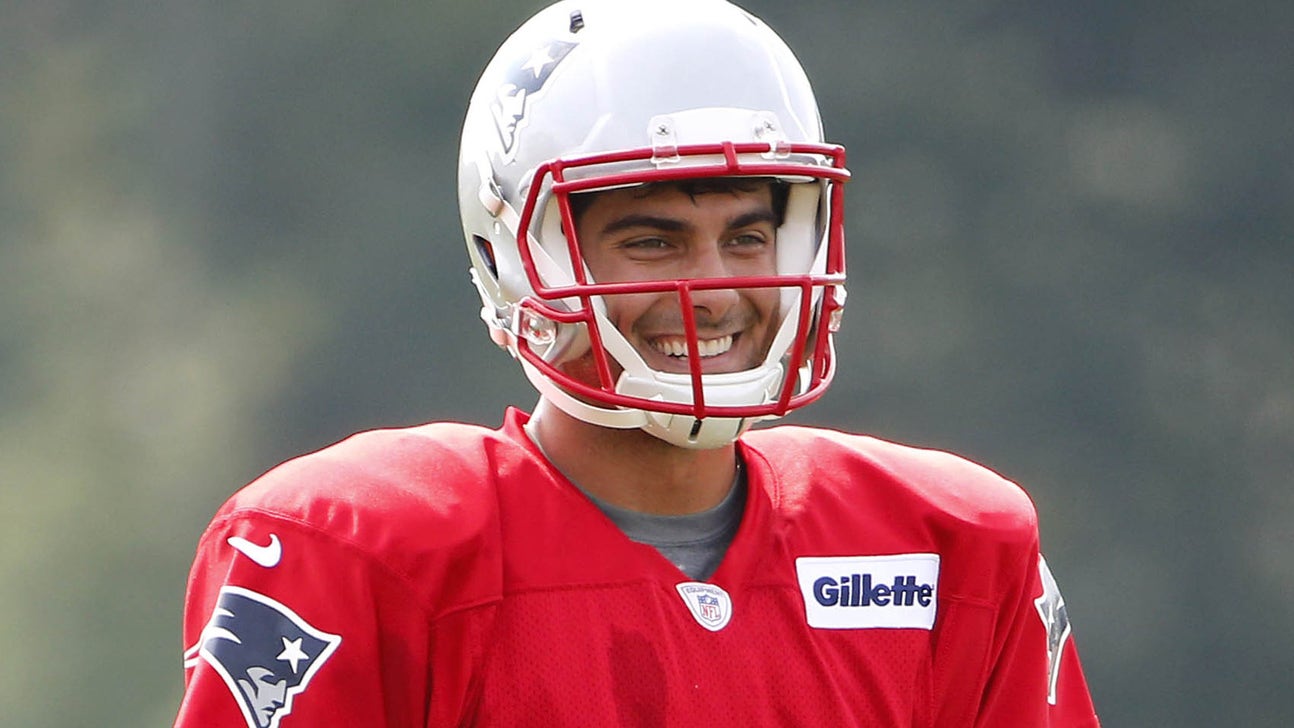 Garoppolo gets majority of first-team reps, struggles in night session