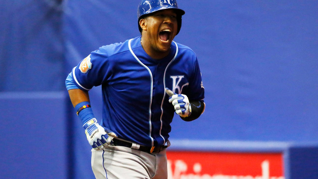 Royals beat Mariners 5-4 but fall 13-6 to Rangers
