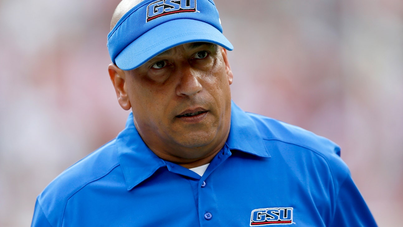 Tip drill: Georgia State pass touched by seven before it's intercepted