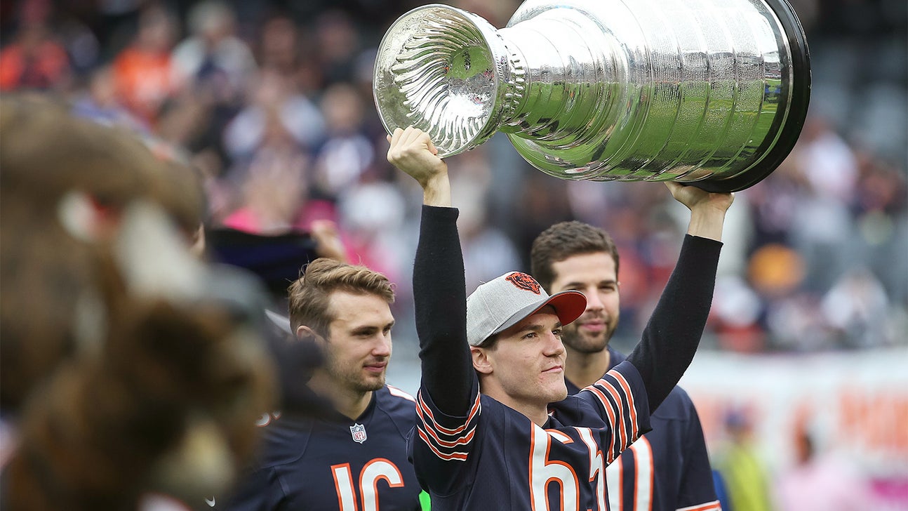 Blackhawks' Shaw sends shoe flying while making a field goal