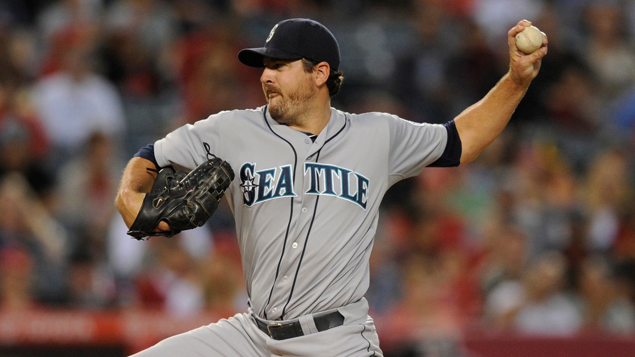 Rangers bringing in lefty Saunders