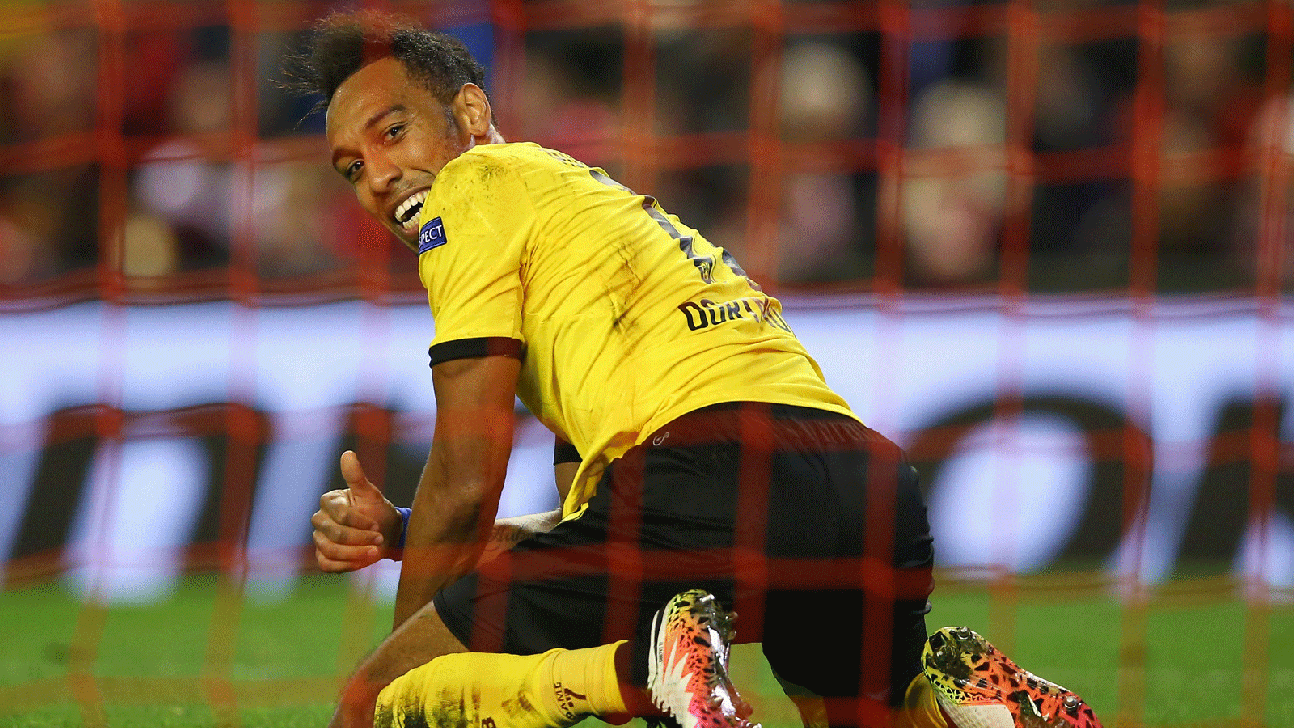 Aubameyang shows off skills in crossbar challenge
