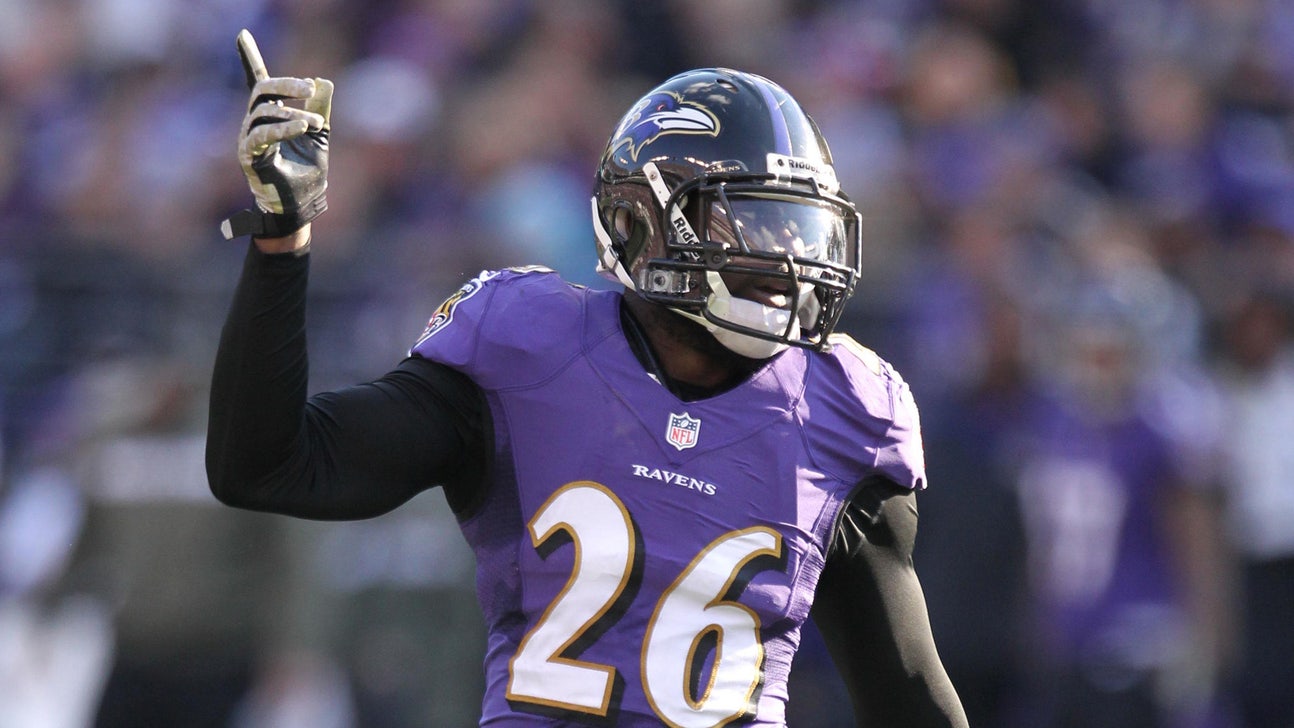 If the shoe fits: Former Gator Matt Elam picks up some offseason work