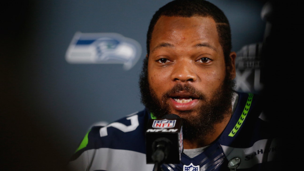 Michael Bennett is spending Pro Bowl practice clowning Russell Wilson