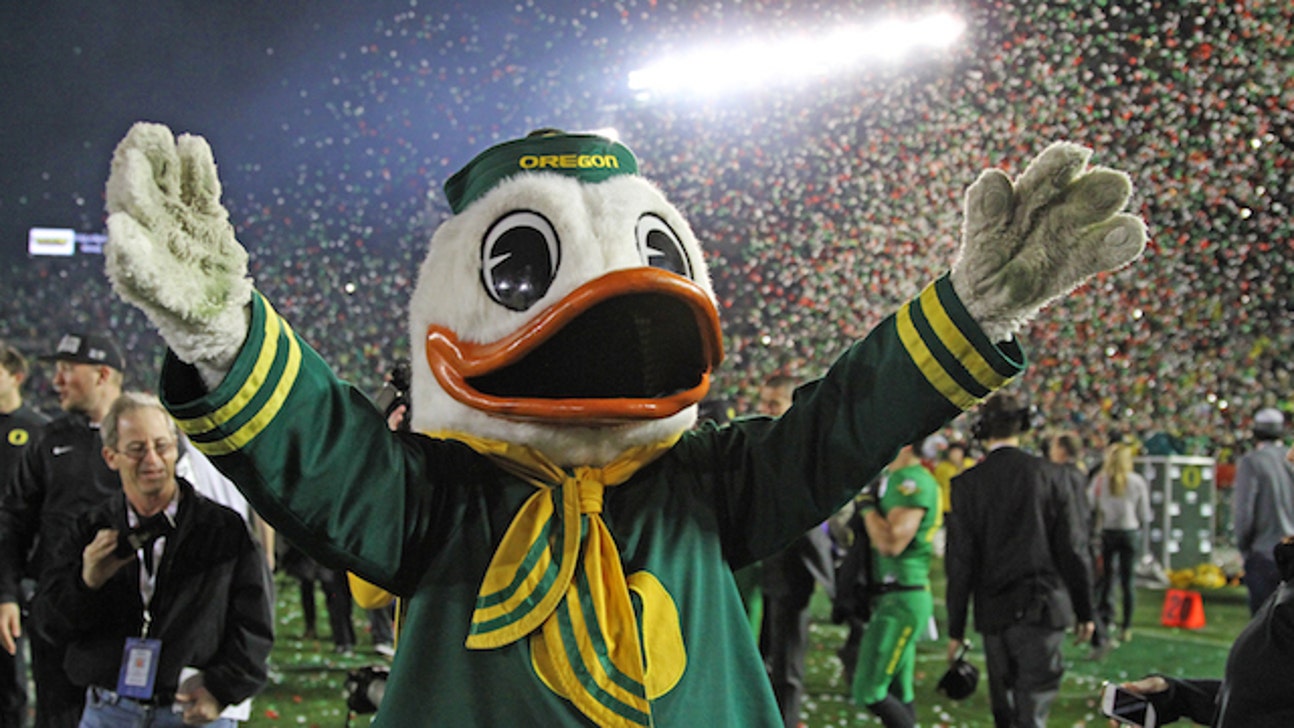 Oregon Ducks mascot seeks date via Tinder in ridiculous video set to John Mayer song