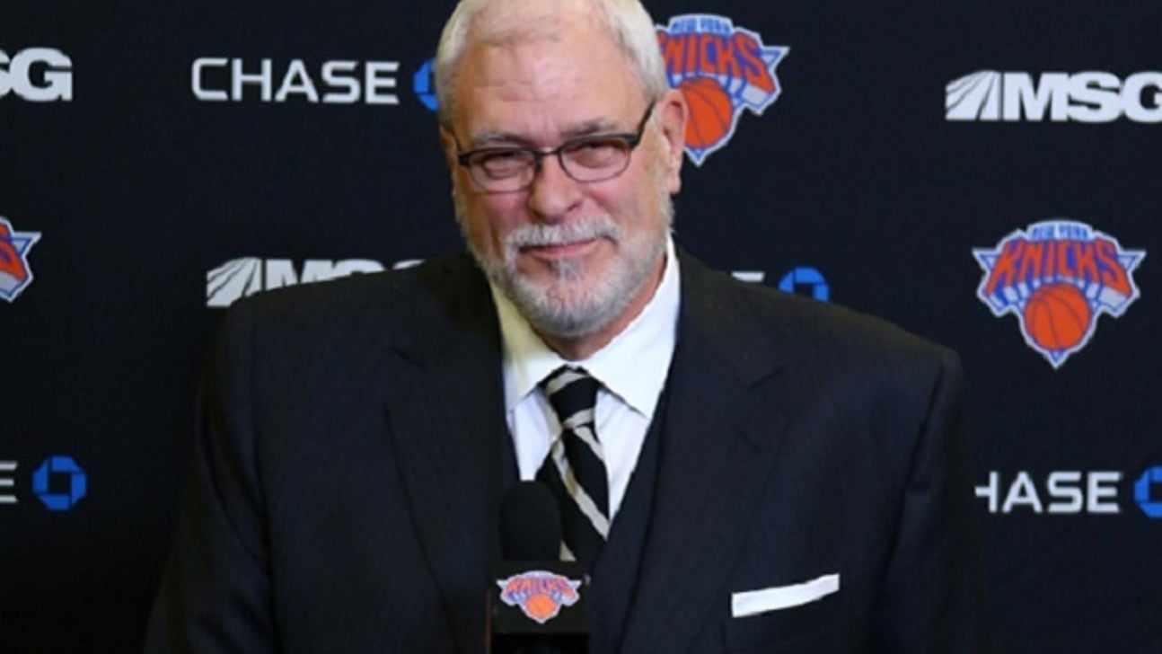 Knicks beat Hawks after players have a 'long conversation' with Phil Jackson