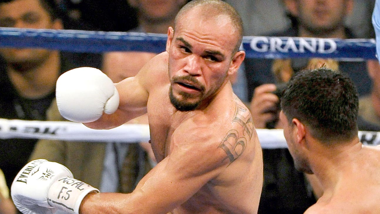 Beltran looks to take Crawford's lightweight title on champ's turf