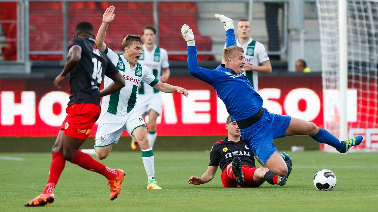 Watch this Dutch league match descend into utter, delightful chaos