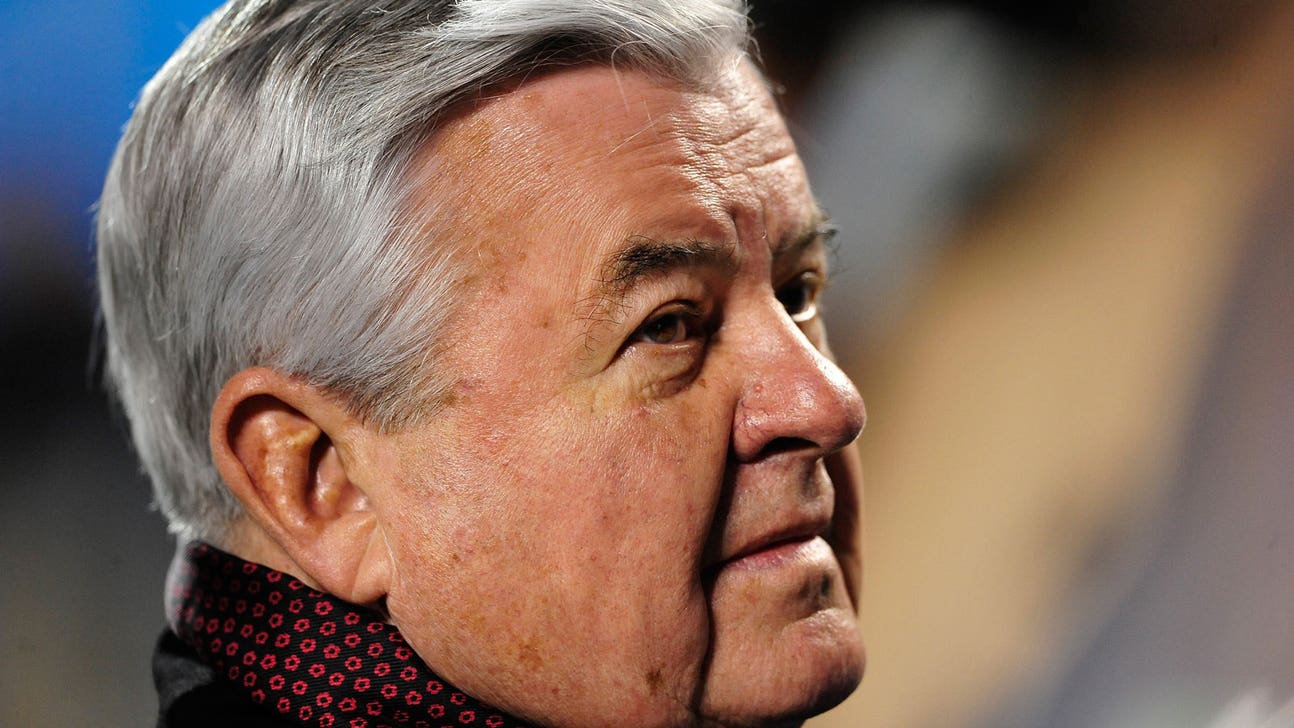 WATCH: Jerry Richardson joins in on the 'dab' after Panthers clinch