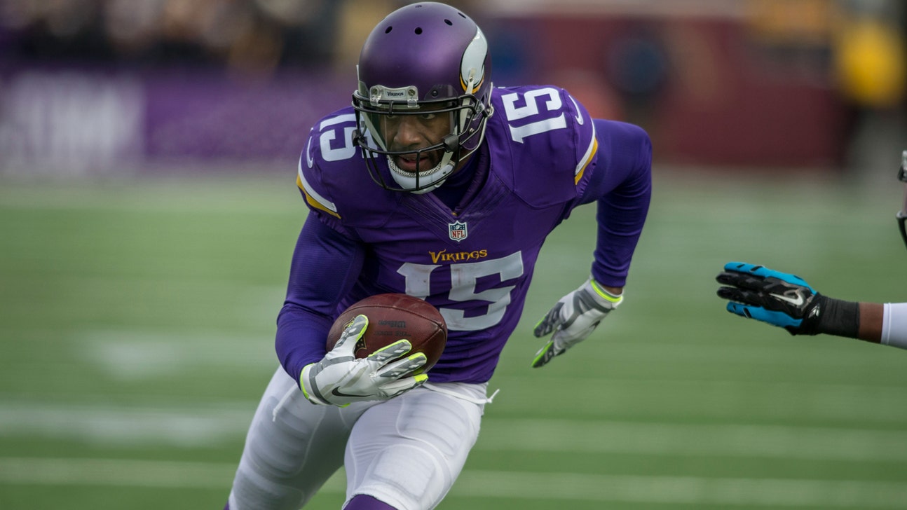 Vikings release WR Greg Jennings