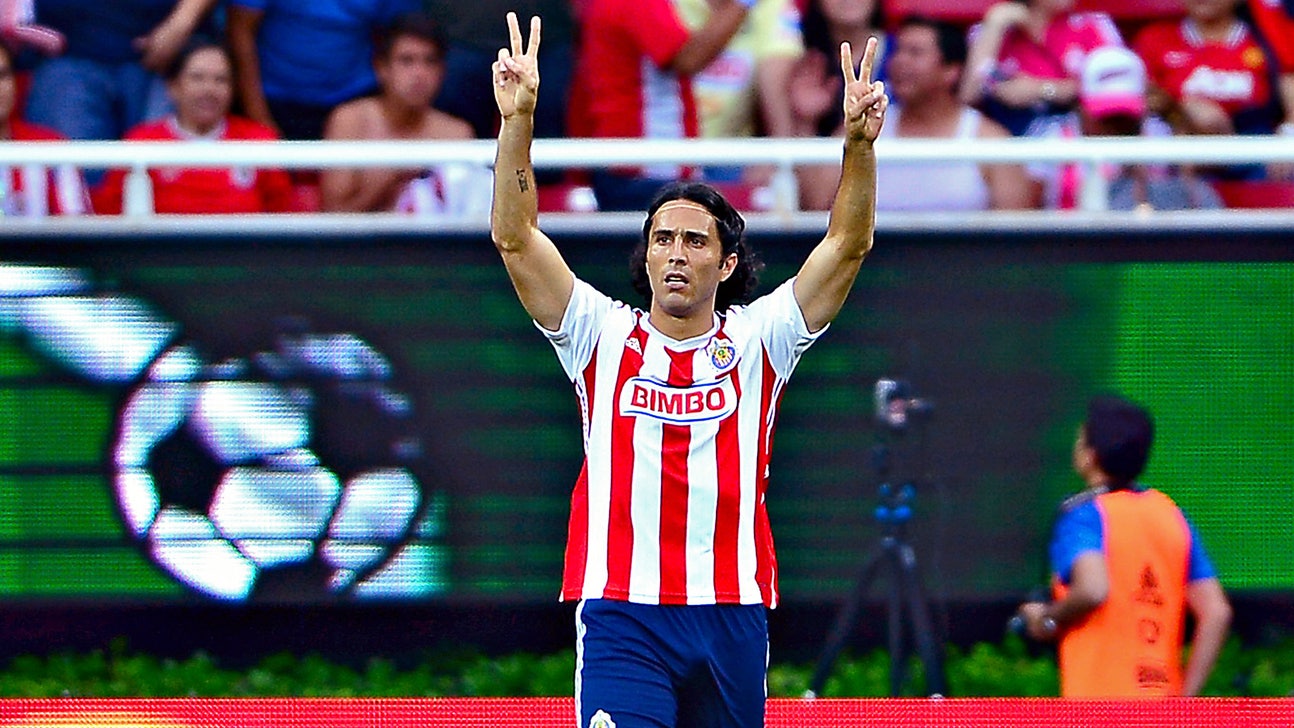 De Nigris equalizer leaves Chivas, Club América to share spoils in Clasico Nacional