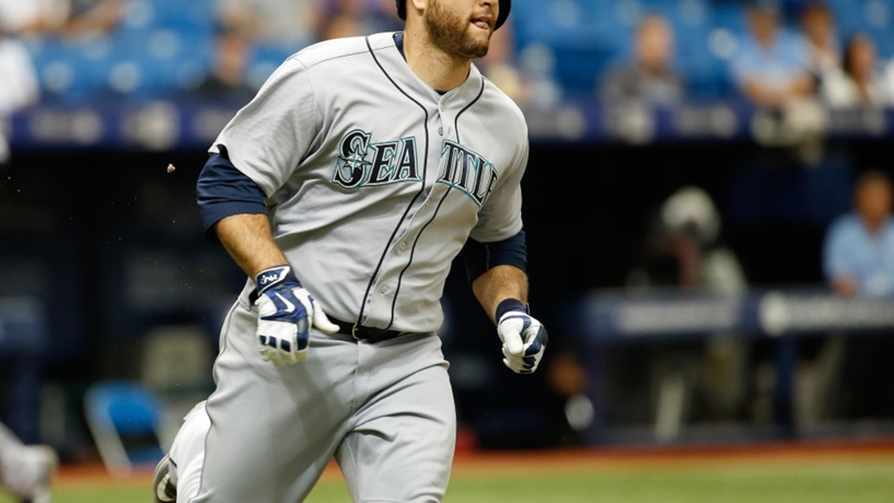 Report: Blue Jays discussed catcher Chris Iannetta with his reps