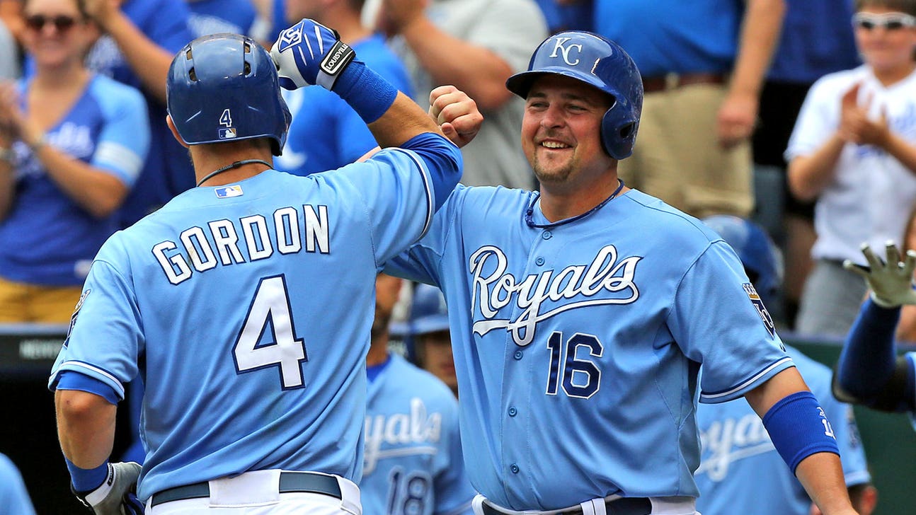 Royals steal 7 bases in 7th straight win, narrow AL Central gap