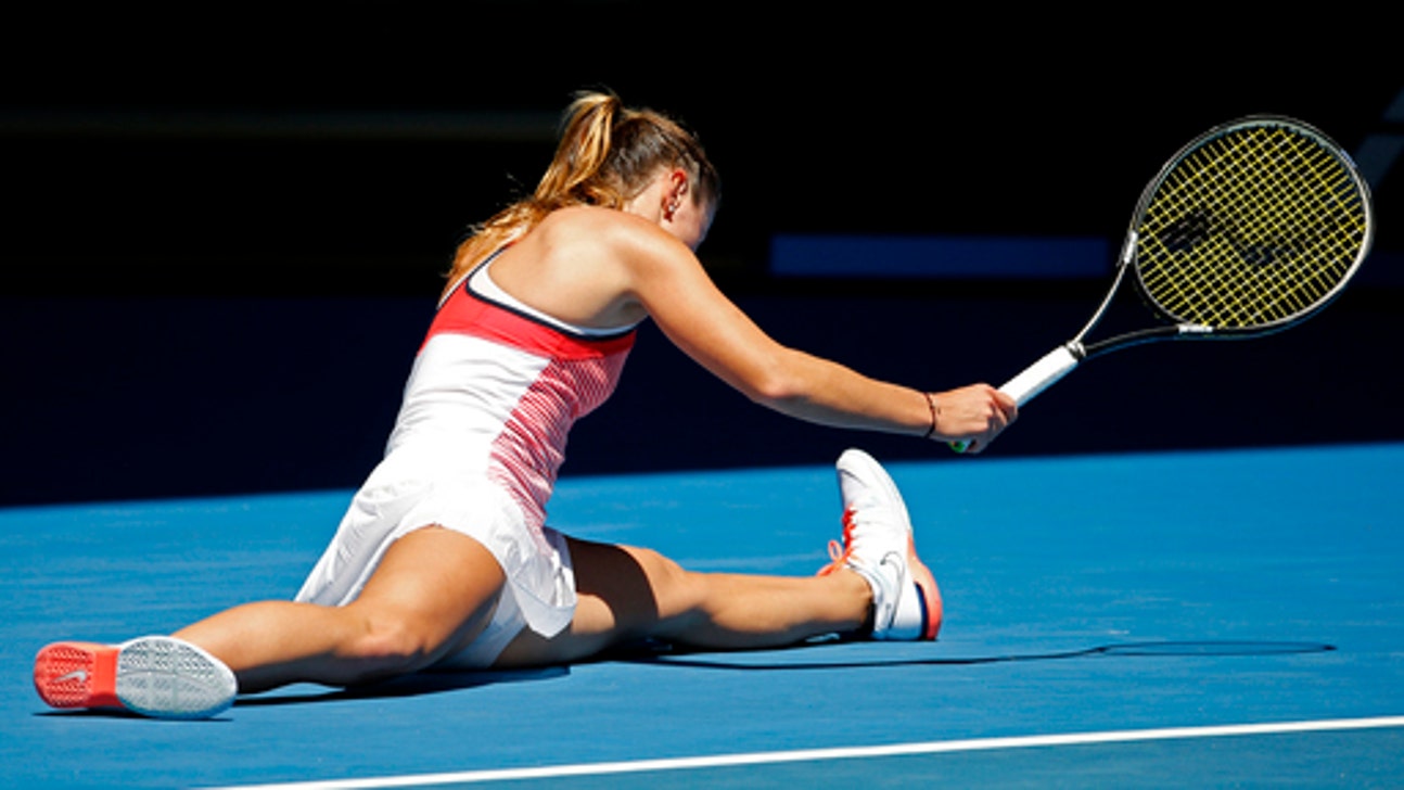 Murray advances, Raonic beats Wawrinka in Australia