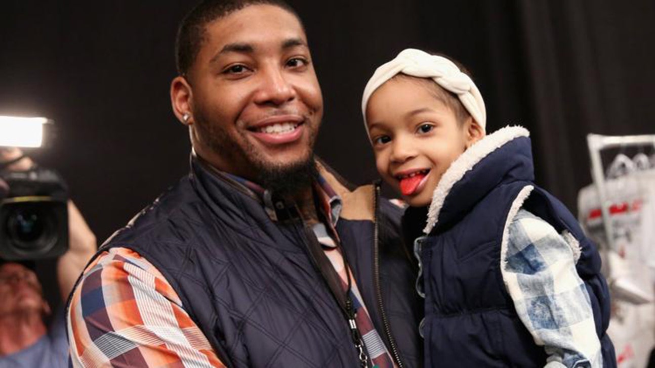 Devon Still on daughter Leah: 'We will take a clean bill of health over hair any day'
