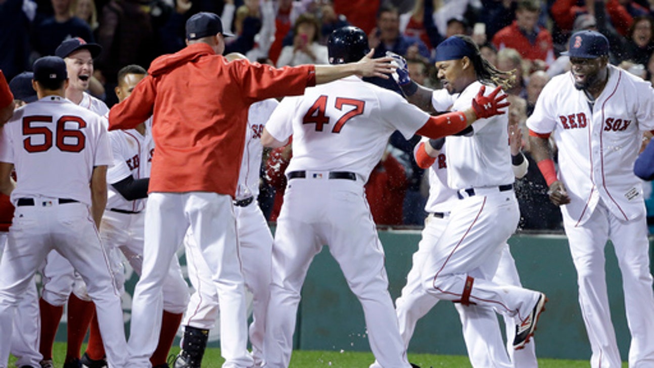 Ramirez's homer caps five-run 9th, Red Sox beat Yankees 7-5