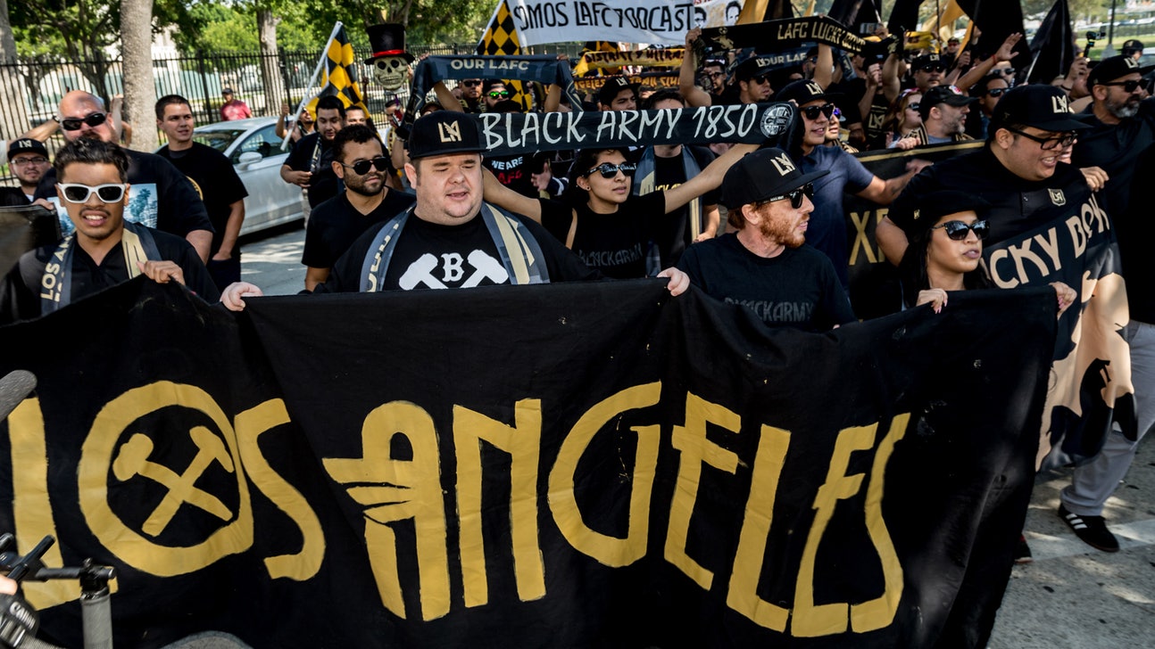 LAFC is targeting Chicharito and Wayne Rooney, but can they land them?