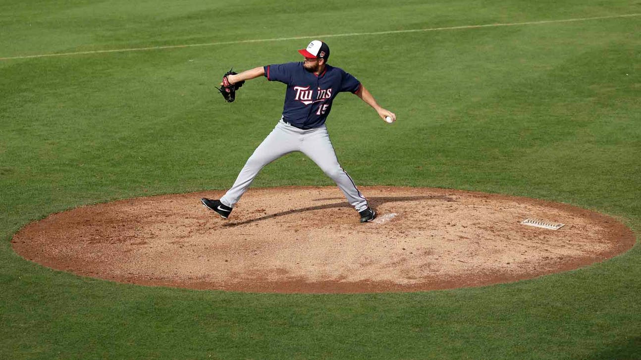 Twins give closer Glen Perkins extension through 2017