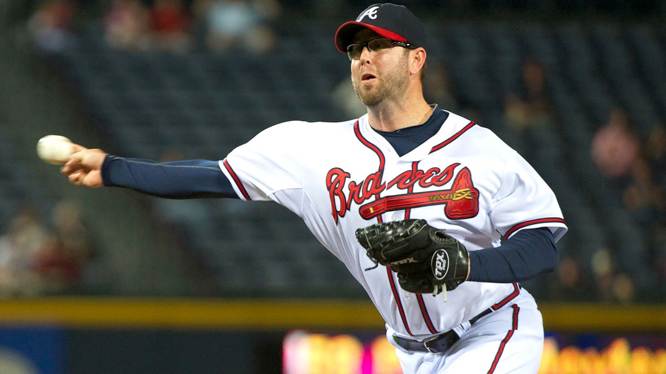 Moylan inks player/minor-league pitching coach deal with Braves