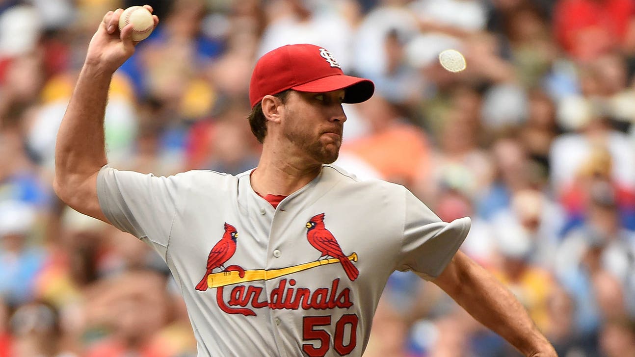Cardinals' Wainwright undergoes elbow surgery