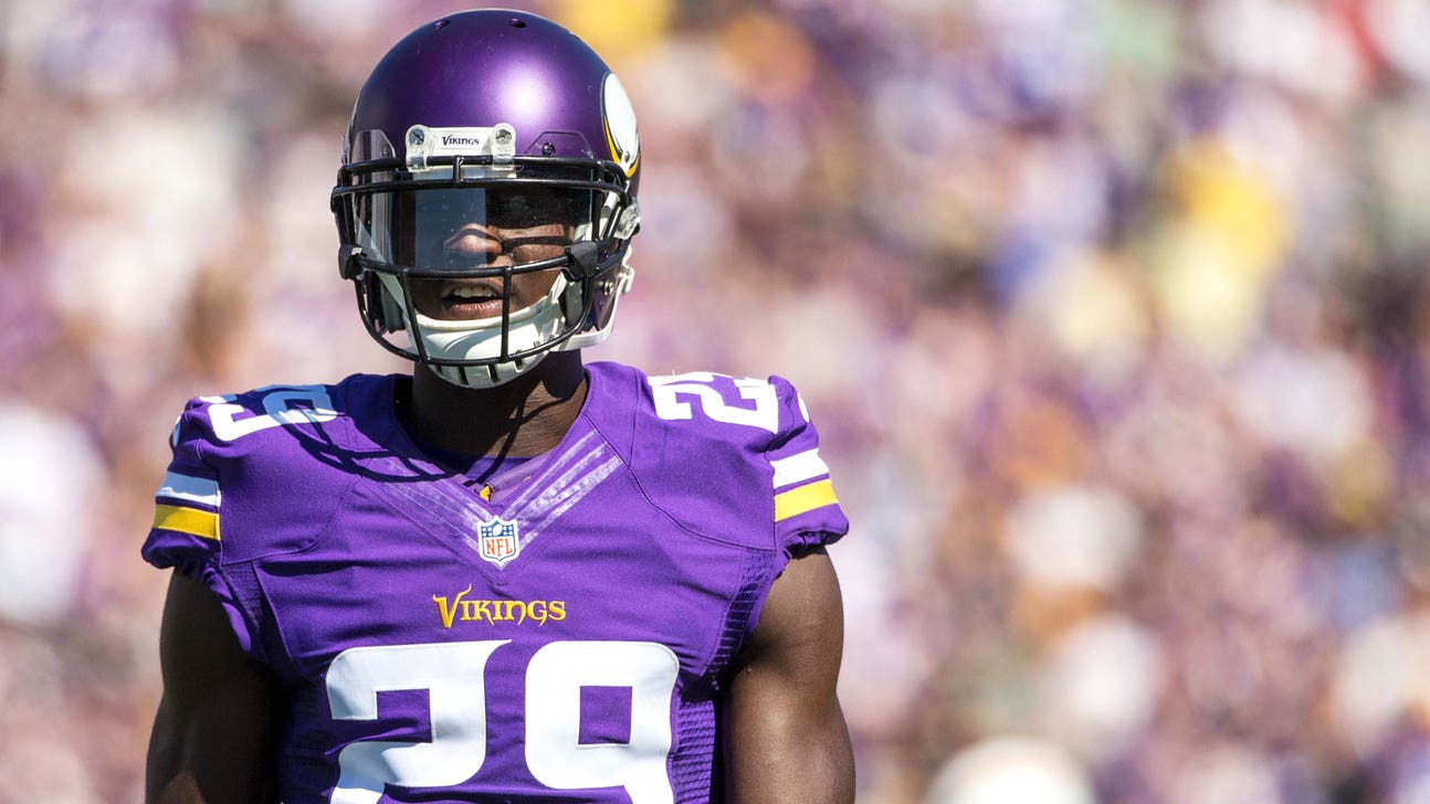 Vikings make CB Xavier Rhodes wear boxing gloves at practice