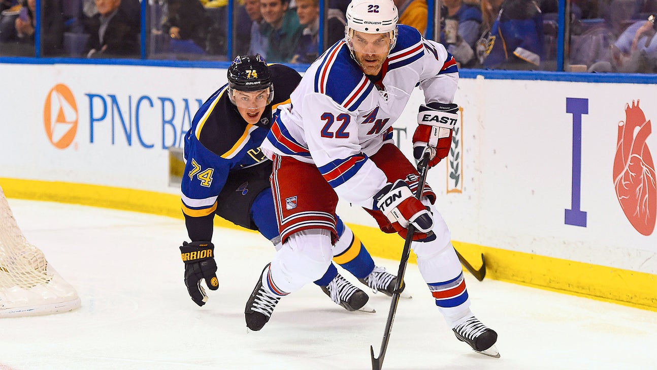 Rangers defenseman Dan Boyle breaks hand, out 4-6 weeks