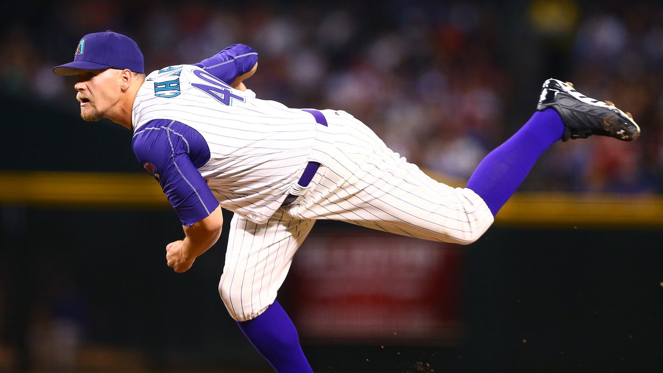 D-backs call up 2 relievers, put Chafin on DL