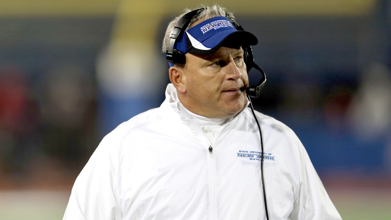 Buffalo fires football coach Jeff Quinn after starting season 3-4