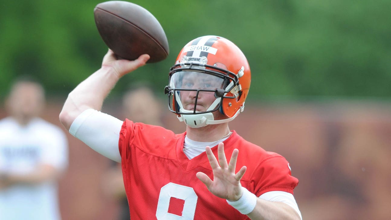 Browns quarterback Shaw to have thumb surgery